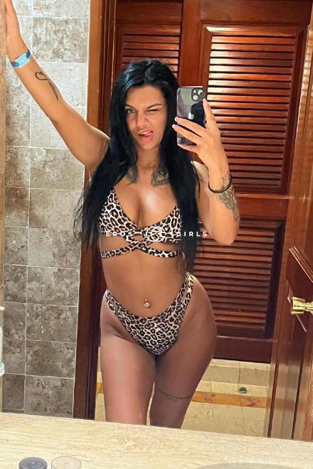 Tina    Castello   Schweiz, Schwyz