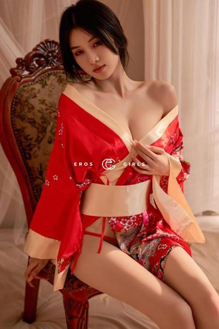 Luna  Versautes Anal Asiatin  Schweiz, Luzern 