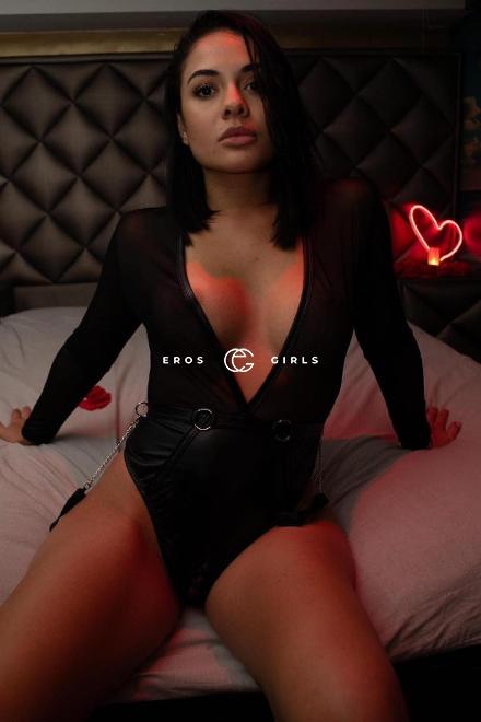 Julie BRASILIAN NYMPHO ANAL SEX Schweiz, Waadt