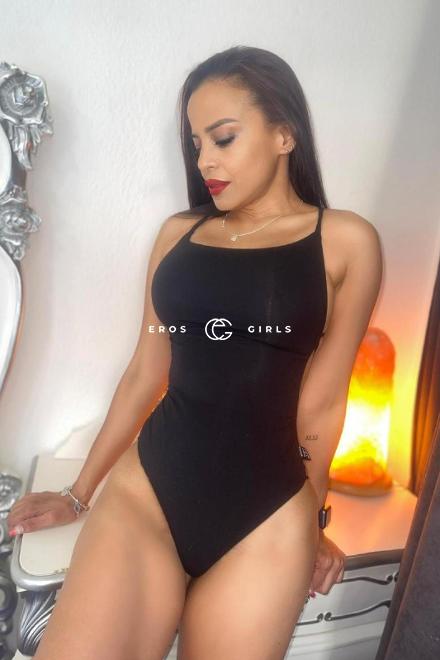 Regina MILF LATINA MILF CIM CIF FK GFE Schweiz, Neuenburg