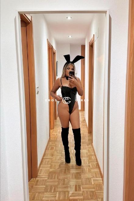 Karolina BLOND LATINA COME IN FACE Schweiz, Waadt