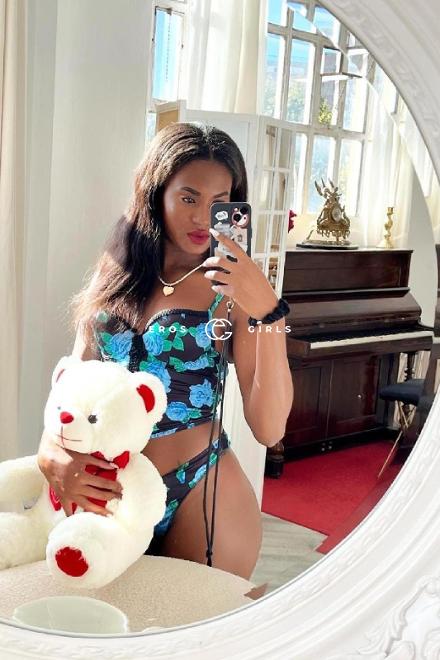 NAOMI LATINA ANAL SEX Schweiz, Waadt