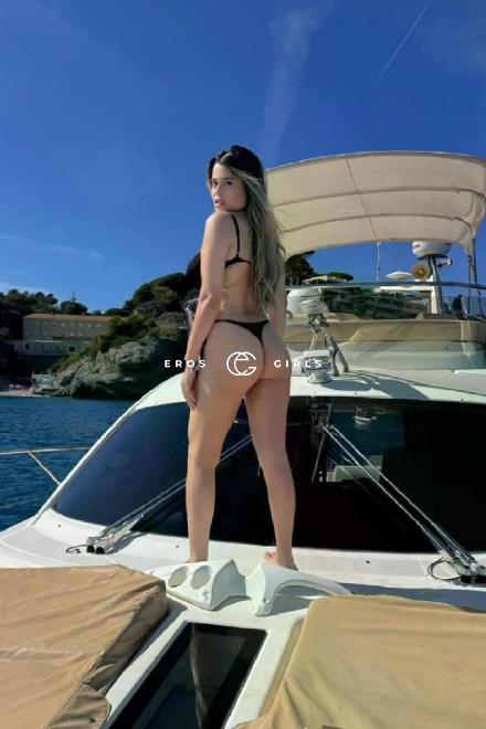 Anna Deep Throat hot Latin girl Schweiz, Aargau