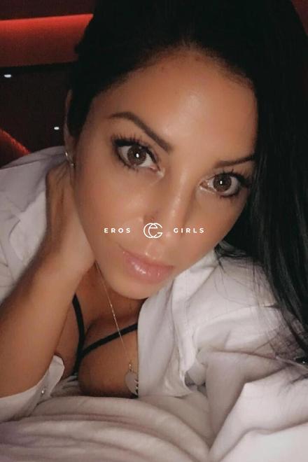 Angy BRUNETTE ANAL SEX Schweiz, Waadt