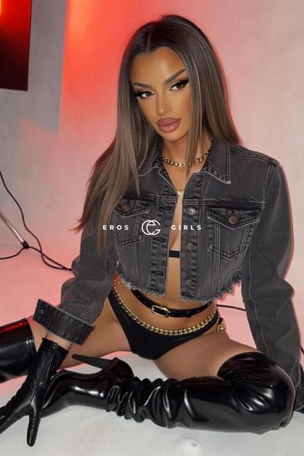 Michelle  gerne Landung in Mund  Schweiz, Zürich Umgebung