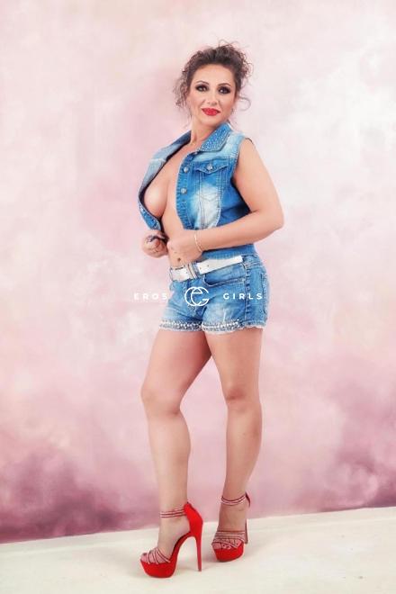 Anna  Grossbrüstige Traumfrau Bern Umgebung, Schweiz