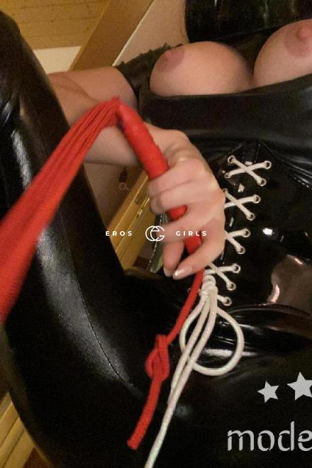 Mia Dominante Studentin Schweiz, Luzern 